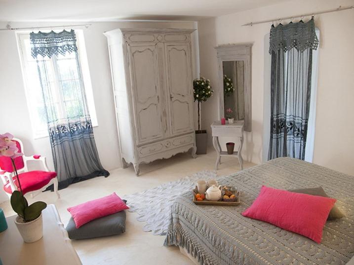 Hotel Domaine La Parpaille Cucuron Pokoj fotografie